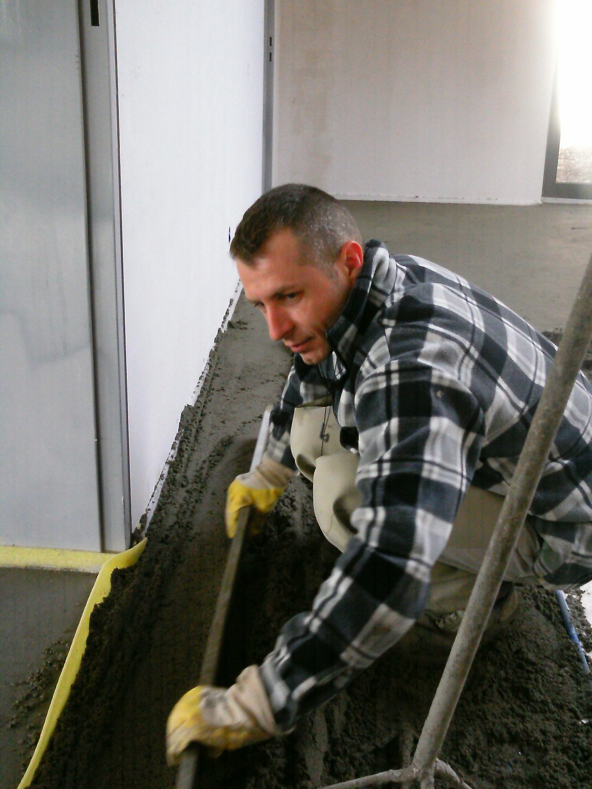 Professionelle Estrichglättung